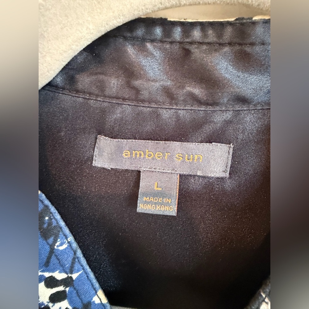 Amber Sun Women's Printed Jacket - Blue/Black/Cream Graphic/Floral. EUC - Picture 4 of 5